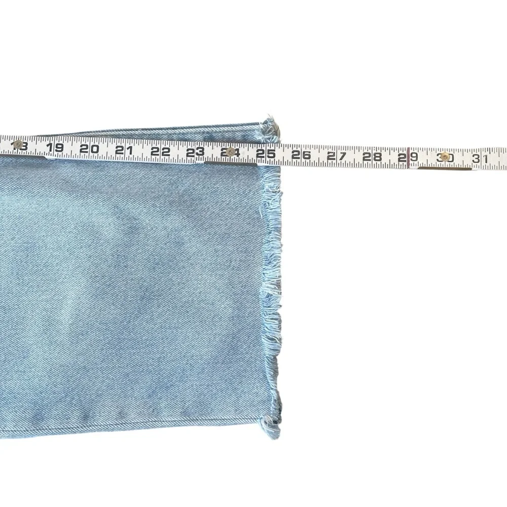Levi's Ribcage Straight Ankle Jeans Light Wash Cropped Distressed Hem Size 28 - Picture 13 of 16